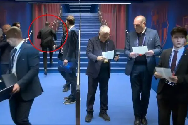 Geceye damga vuran kare! Herkes onu konuşuyor