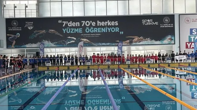 Paletli Yüzme Bireysel Türkiye Şampiyonası ve Milli Takım Seçmeleri açılış seremonisi yapıldı
